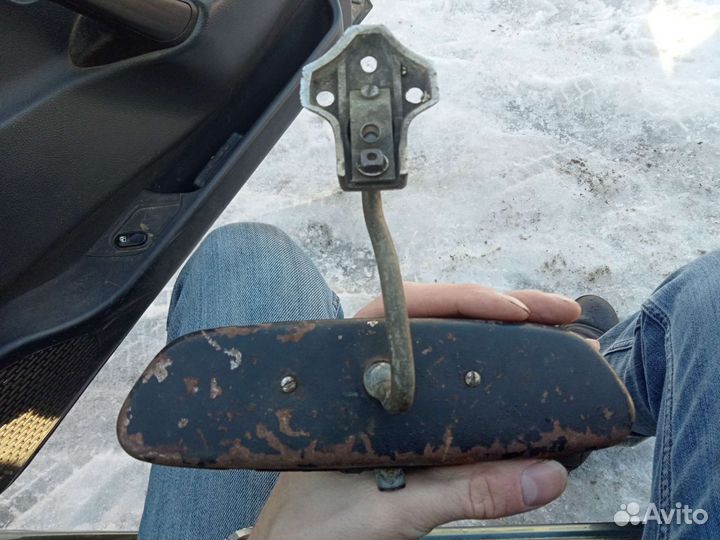 Зеркало заднего вида. салонное