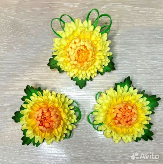 Осенние бантики. Резинки хризантемы
