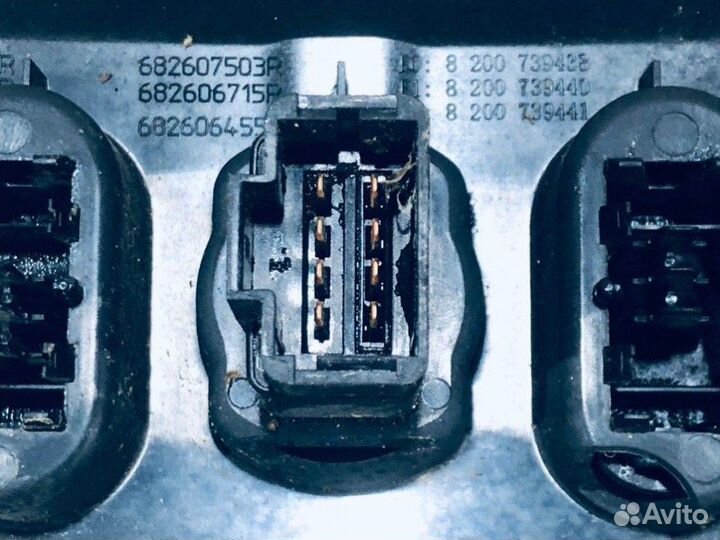 Рамка магнитолы Renault Logan седан 2009