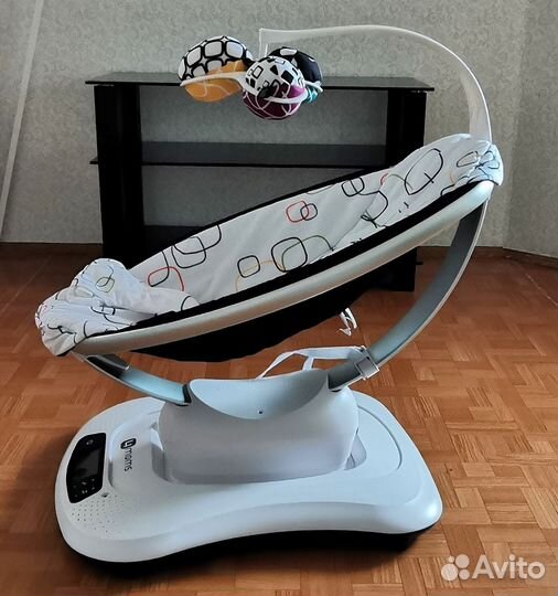 Электронные качели (кресло-качалка) 4moms mamaRoo