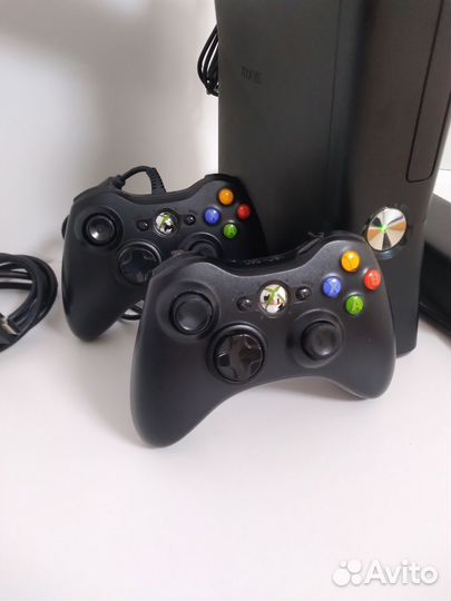 Xbox 360 Slim прошитый Freeboot