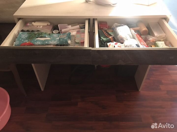 Письменный стол белый с ящиками