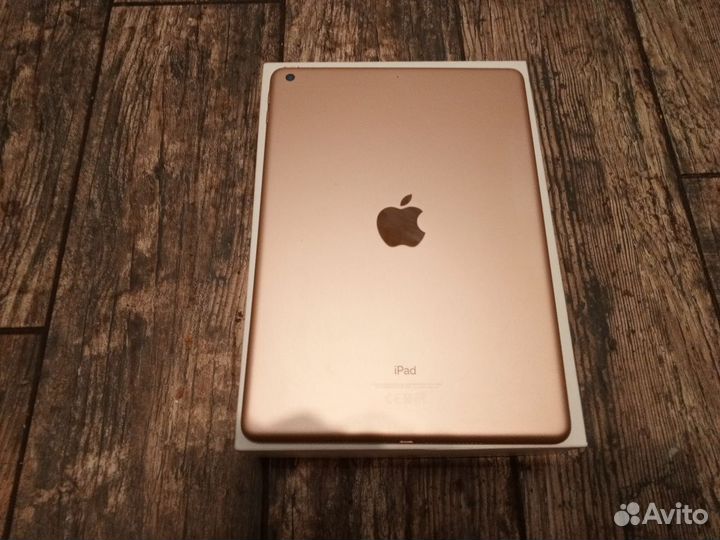 Планшет Apple iPad (2018) 32GB Wi-Fi Gold