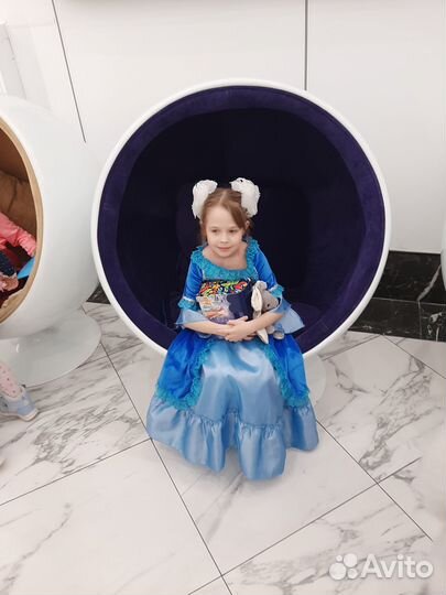 Карнавальный костюм придворной дамы для девочки