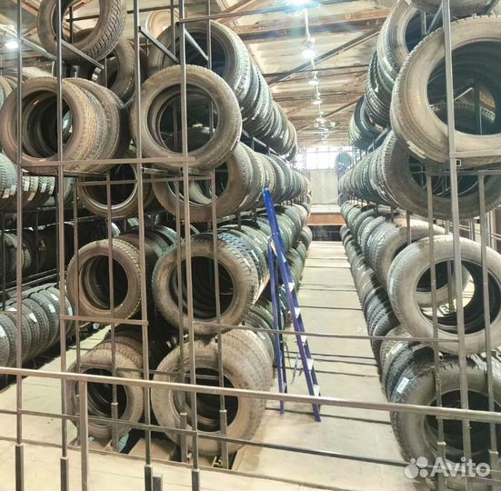 Yokohama BluEarth Winter V905 215/60 R17 96P