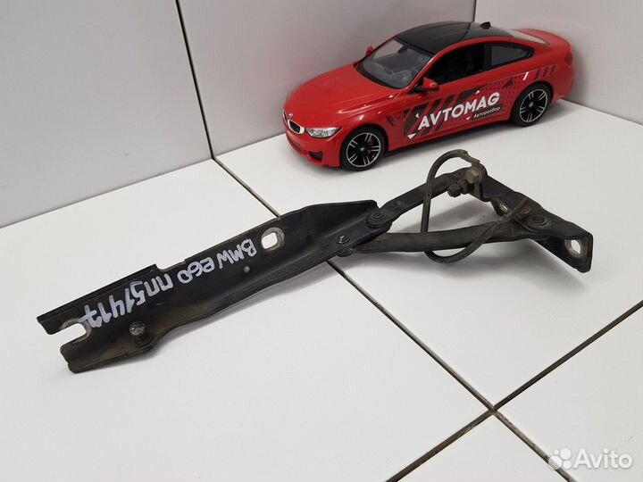 Петля капота правая (BMW 5)