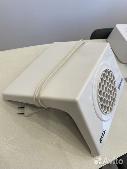 Пылесос для маникюра MAX ultimate