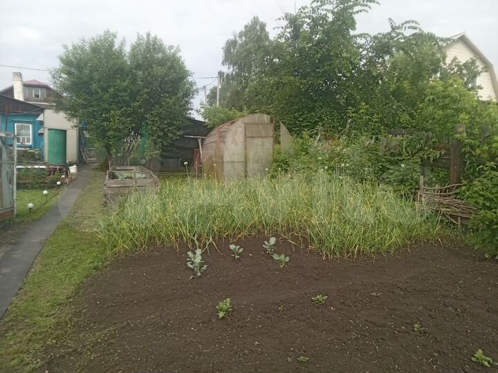 Дом 1620 м² на участке 1 га