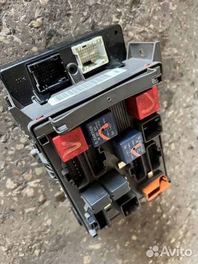 Блок предохранителей Renault Laguna 2