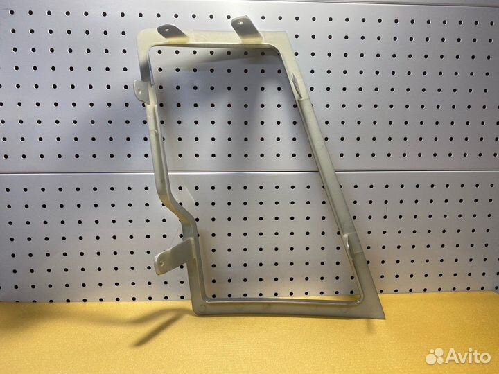 Рамка фары левая Volvo Fh12 Fh16 Fm9 Fm12