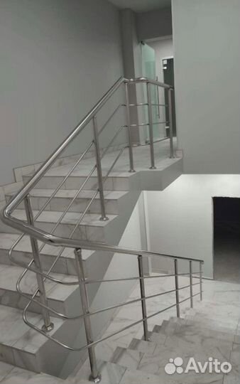 Перила из нержавеющей стали в дом