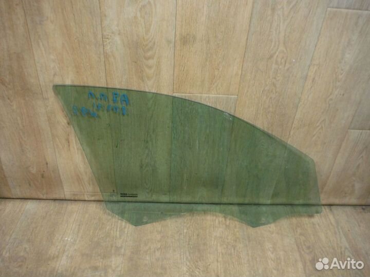 Стекло двери передней левой №92 Skoda Octavia A7