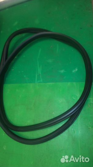 Genesis G70 уплотнитель левой двери