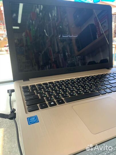 Ноутбук asus