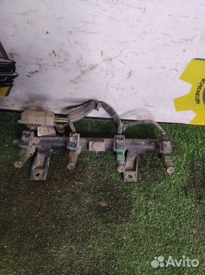 Топливная рампа Peugeot Partner KFW 2006