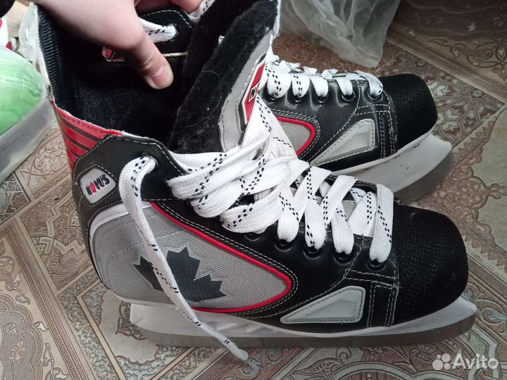 Коньки хоккейные