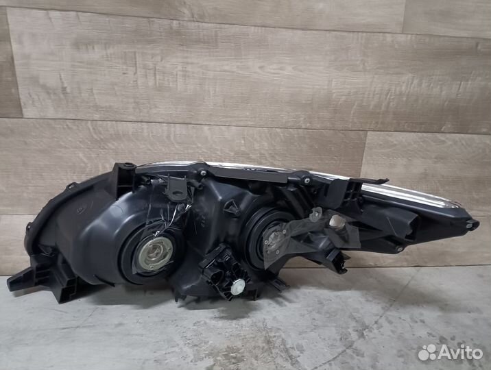 Фара правая Toyota Corolla 10 Е150 2007-2013