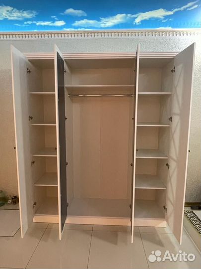 Шкаф-шифоньер