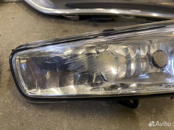 Передние туманки Focus 3 рестайлинг с окантовками