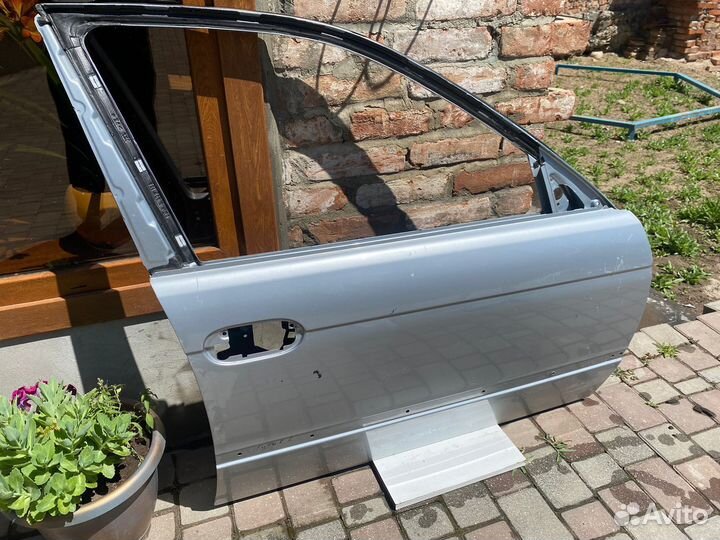 Дверь передняя правая bmw e39