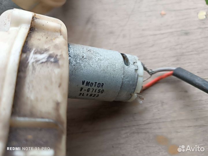 Редуктор с двигателем для электромобиля