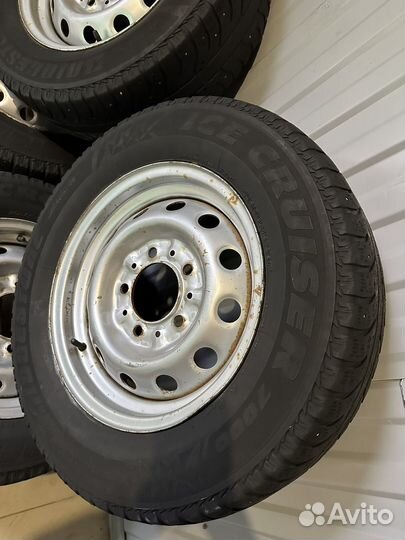 Bridgestone Ice Cruiser 7000 205/70 R15