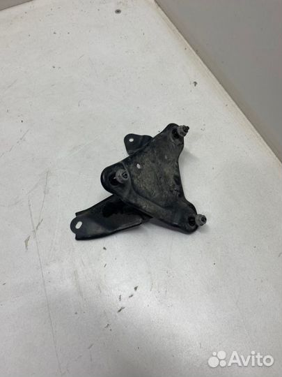 Кронштейн блока слепых зон Toyota Land Cruiser 200