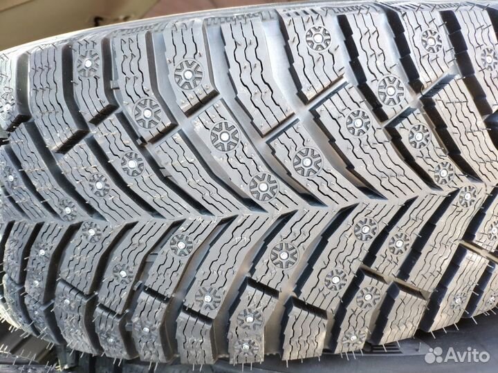 Michelin X-Ice North 4 225/55 R16