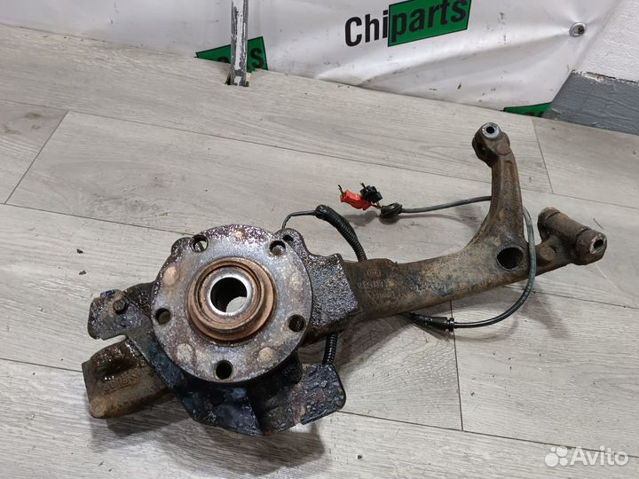 Передний правый кулак для Volkswagen Passat B5