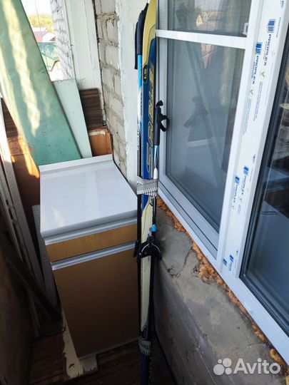 Беговые пластиковые лыжи