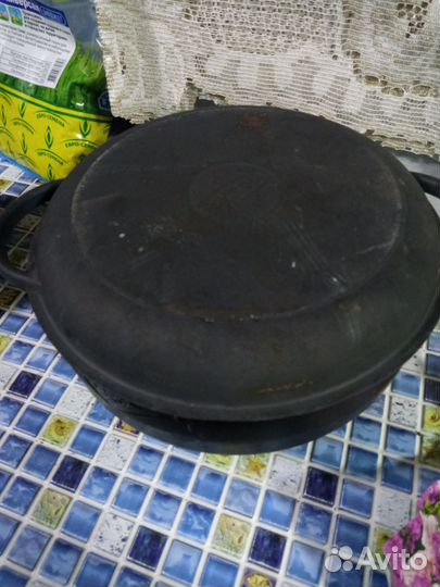 Набор чугунных горшков,три штуки