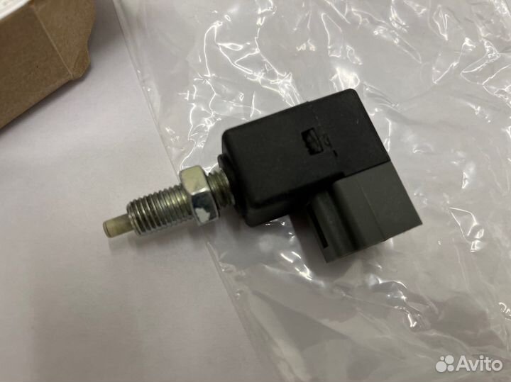 Выключатель стоп-сигнала