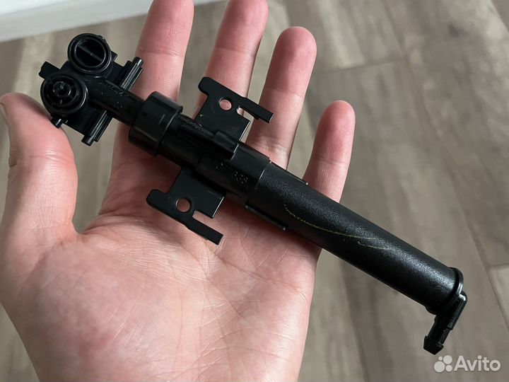 Форсунка омывателя фары Land Rover (левая)