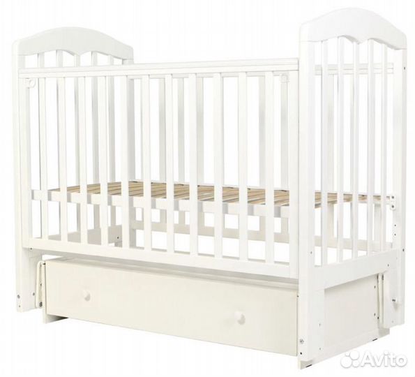 Кроватка с маятником и ящиком (белая)