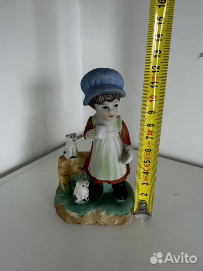 Фарфоровая статуэтка