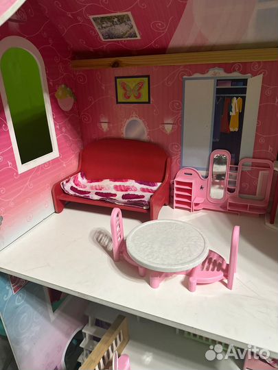 Большой кукольный домик