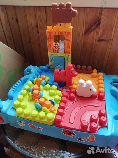 Конструктор Mega Bloks со столом для констр-я