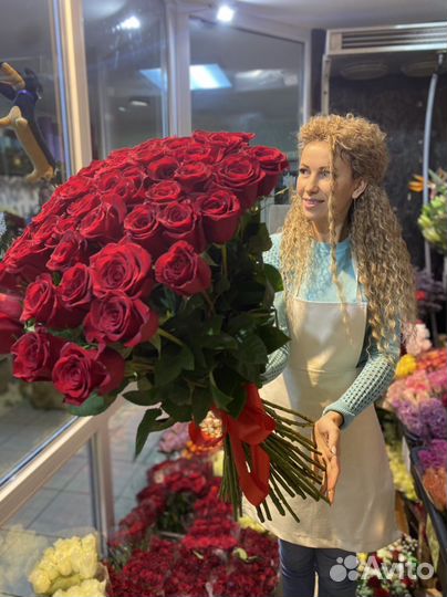 51 роза Эквадор 60,70 см