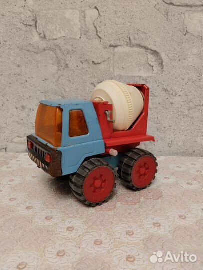Игрушки из СССР, машинки железные, бетономешалка