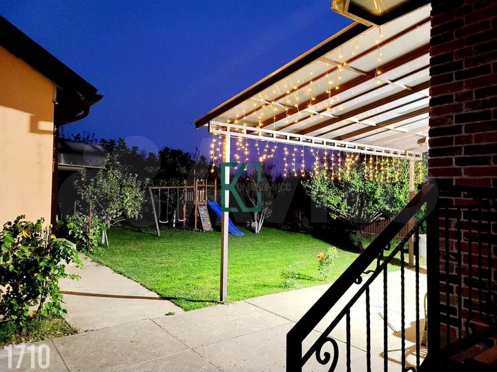 Дом 184,6 м² на участке 11,4 сот.