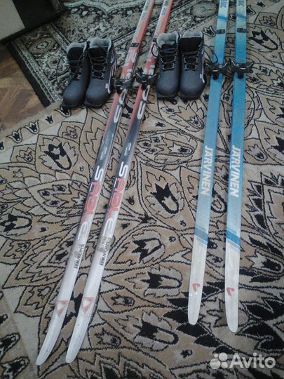 Лыжи с ботинками новые 40 размер