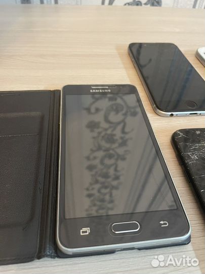 Телефон Samsung