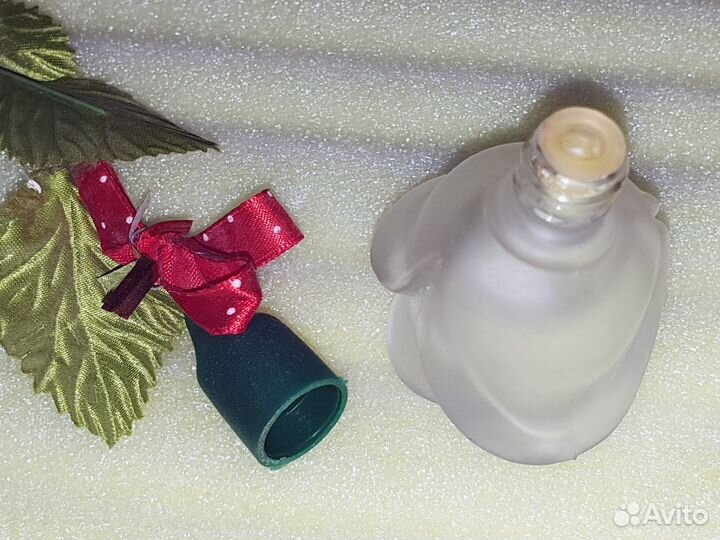 Цветок роза на стебле духи СССР