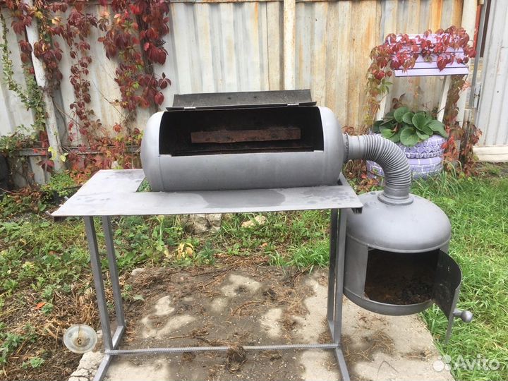 Мангал с коптильней