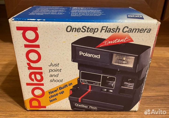 Фотоаппарат Polaroid 600 OneStep Flash Camera