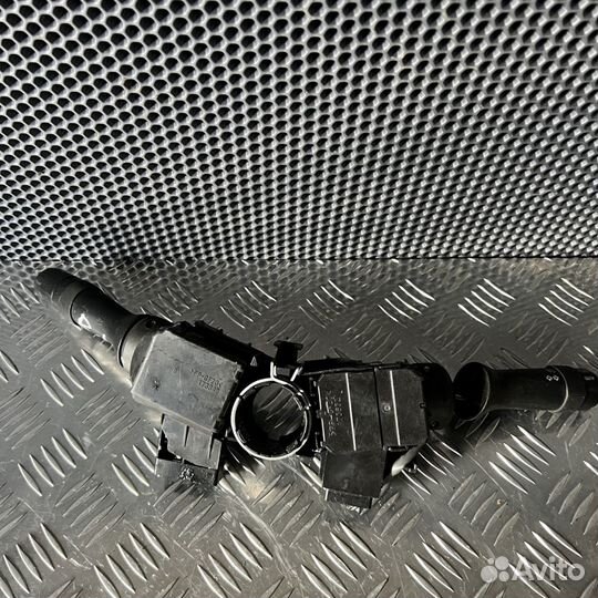 Переключатель подрулевой Toyota RAV4