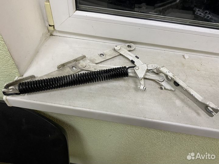 Mercedes-benz 2157500487 Петля багажника