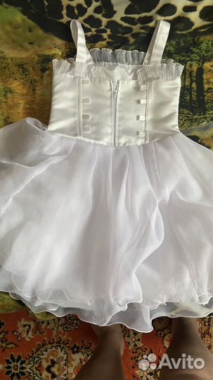 Детское нарядное платье 98