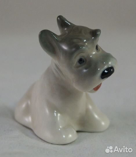 Фарфоровая статуэтка щенок Терьера
