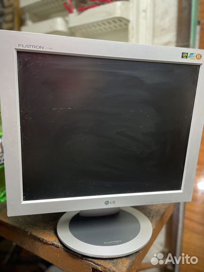 Монитор LG flatron l1730b